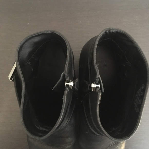Franco Sarto black buckle booties - Picture 4 of 5